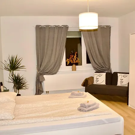 Zum Buehlhof Apartment *